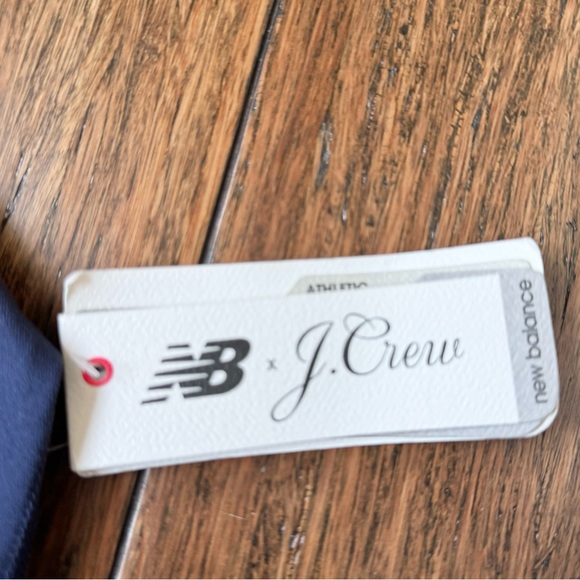 New Balance x J. Crew Running Top - Picture 5 of 11